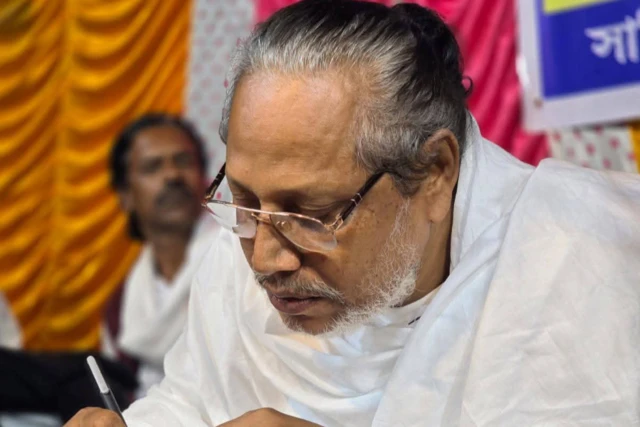 আল্লাহকে অপমান ! তবু কেন সমর্থন পাচ্ছে বাউল সরকার